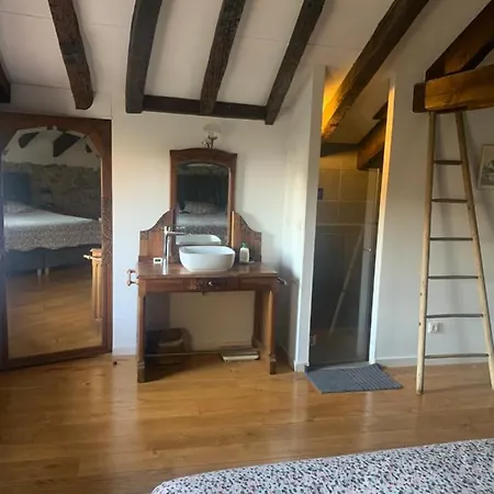 Charme Et Calme Dans Bergerie Du Xvii Eme Urrugne